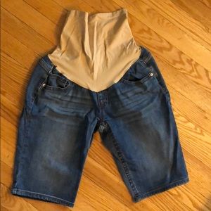 Maternity shorts